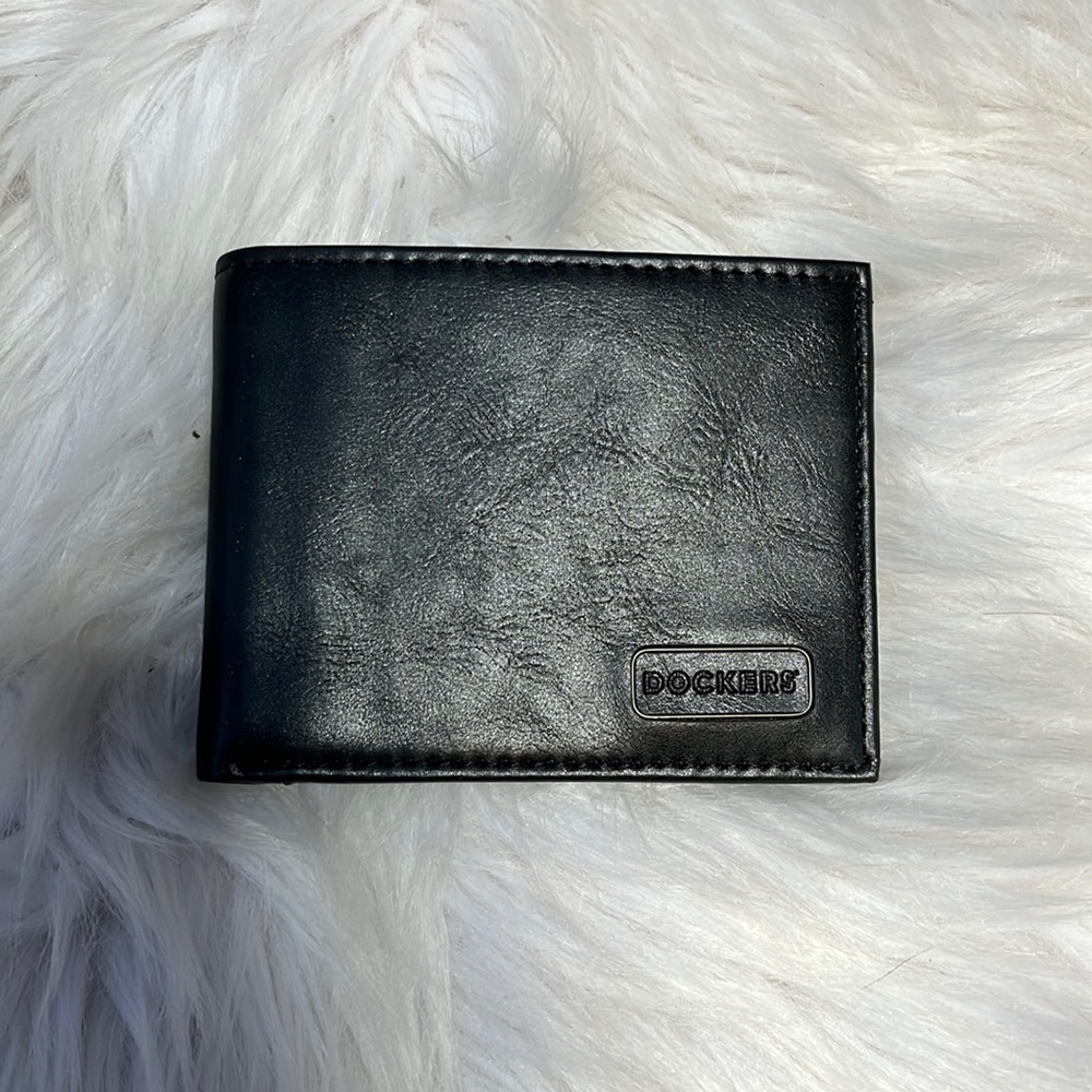 Mens Dockers RFID Passcase Wallet